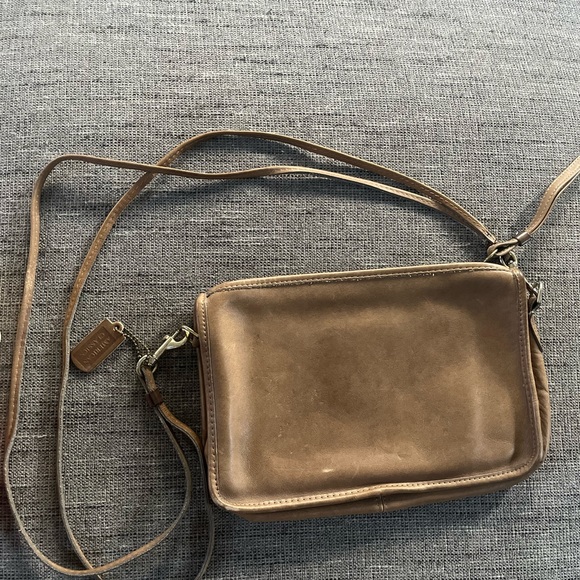 Vintage American Classics Leather Tan Crossbody Purse - Picture 2 of 11